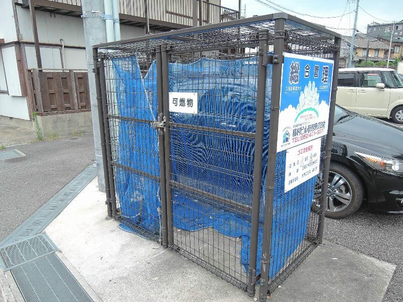 物件内観写真21　(ゴミ出し場所)