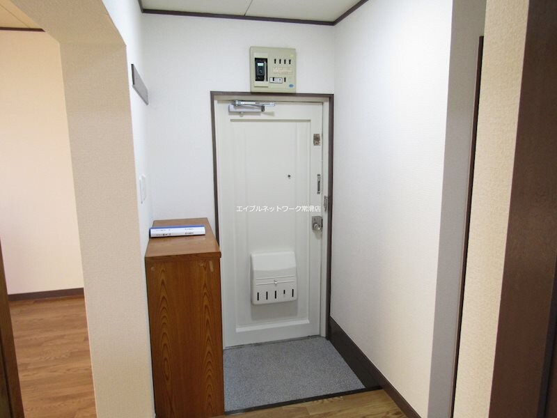 物件内観写真7　(玄関)