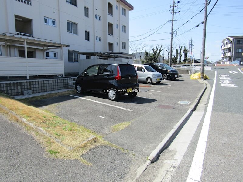 物件内観写真9　(駐車場)