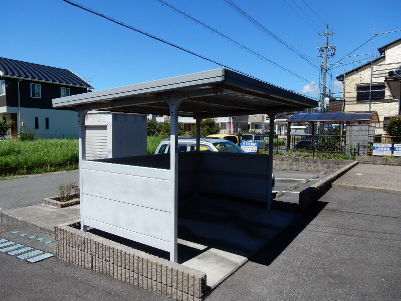 物件内観写真2　(駐輪スペース)