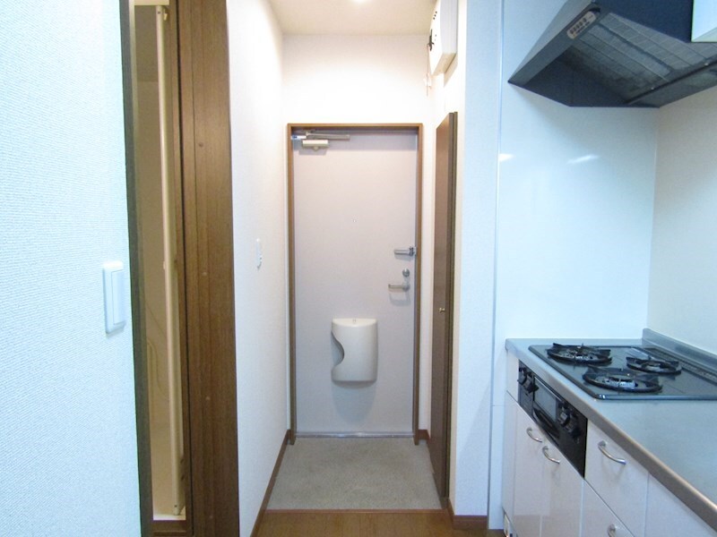 物件内観写真7　(玄関)