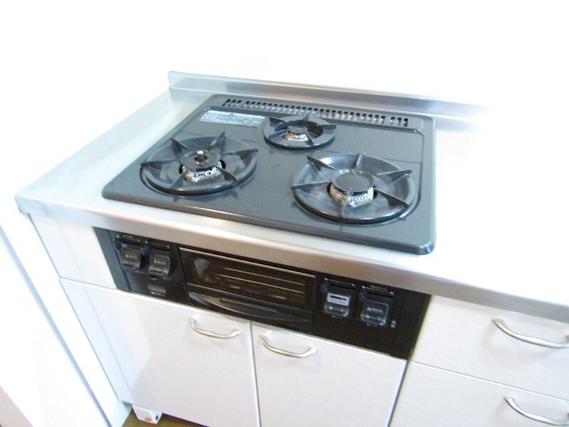 物件内観写真20　(グリル付3口ガスコンロ)