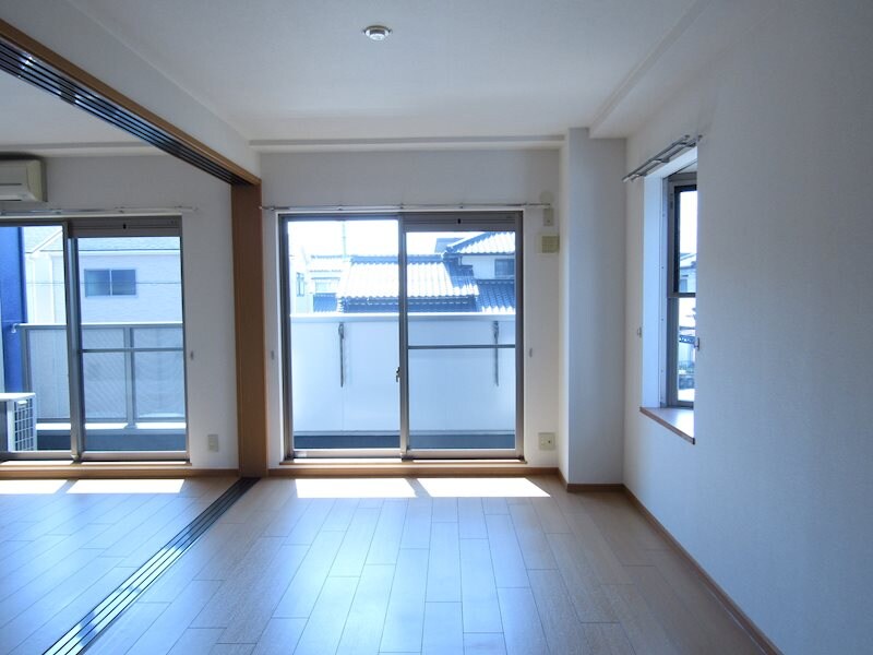 物件内観写真13　(洋室6.2帖)