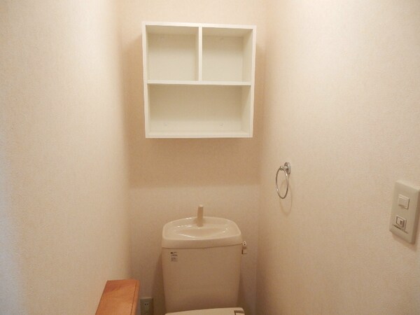 トイレ(トイレ内の収納)