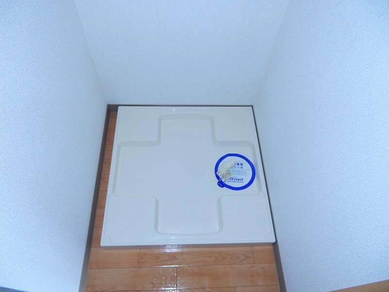 物件内観写真12　(洗濯機置場)