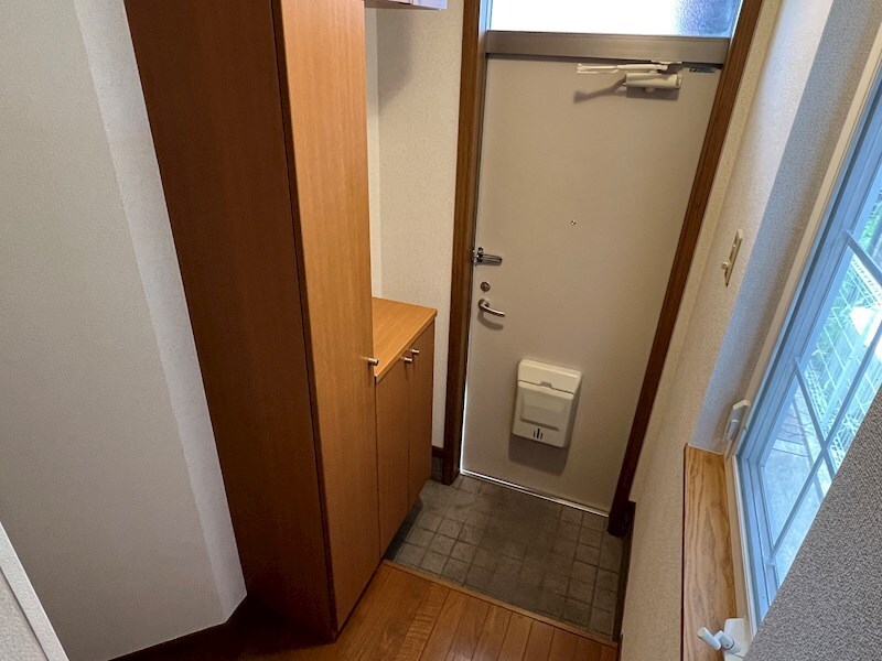 物件内観写真7　(玄関)