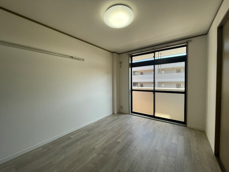 物件内観写真6　(洋室6帖)