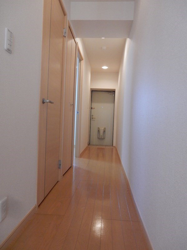 物件内観写真7　(玄関)