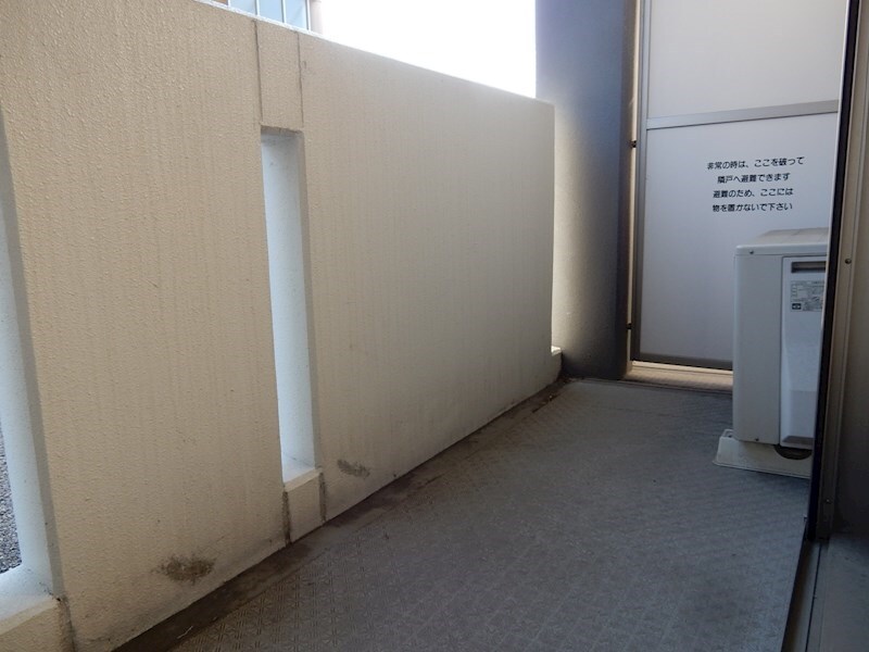 物件内観写真8　(ベランダ)