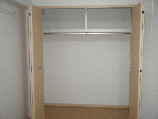 物件内観写真12　(クローゼット)