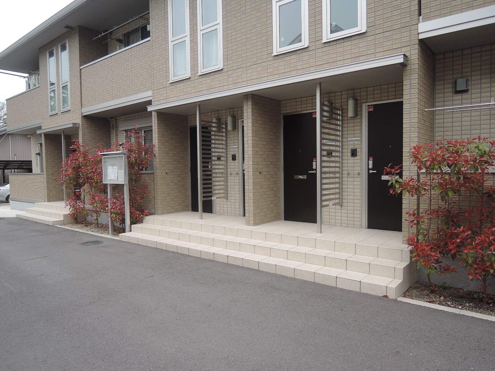 物件内観写真16　(エントランス)