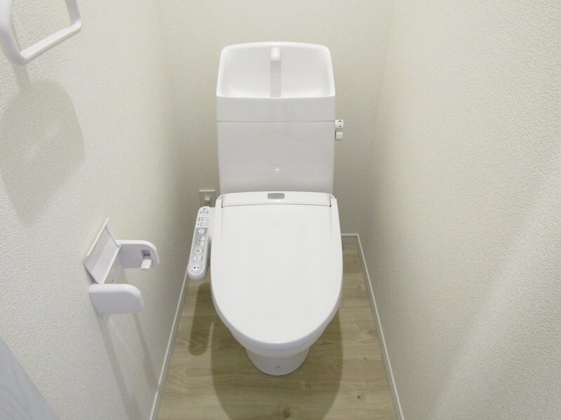 物件内観写真11　(温水洗浄便座)