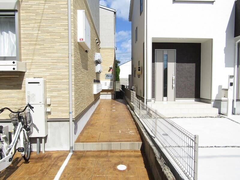 物件内観写真17　(エントランス)