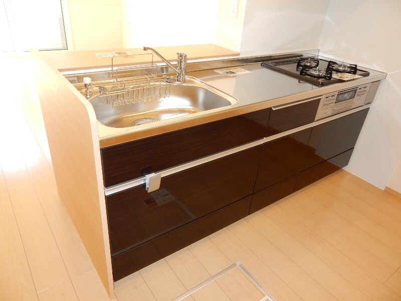 物件内観写真3　(システムキッチン)