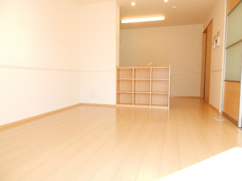 物件内観写真4　(リビング)