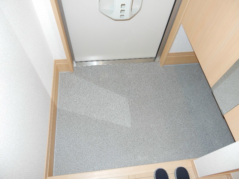 物件内観写真7　(玄関)