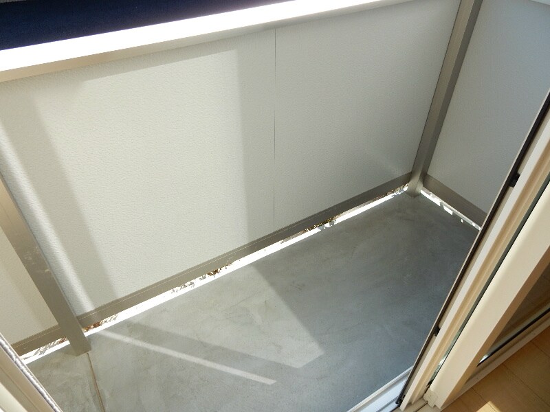 物件内観写真8　(ベランダ)