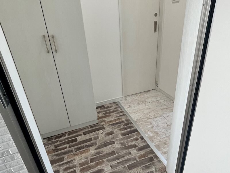 物件内観写真8　(玄関)