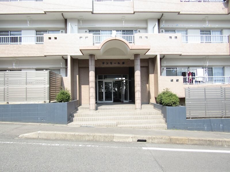 物件内観写真2　(エントランス)