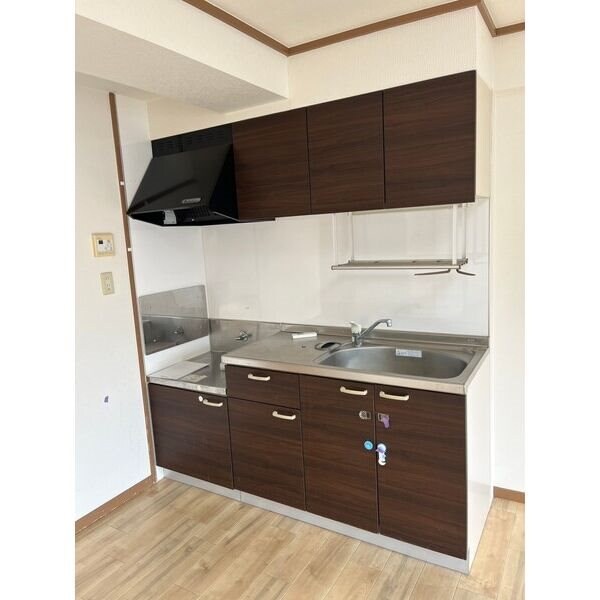 物件内観写真3　(ガスコンロ設置キッチン)