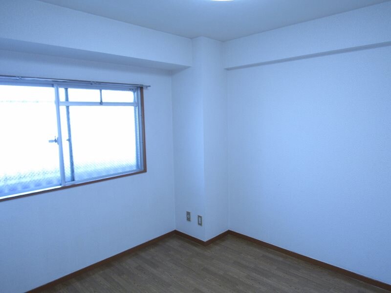 物件内観写真6　(洋室6帖)