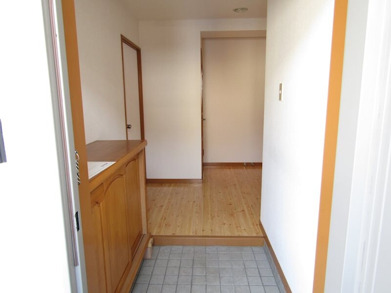 物件内観写真7　(玄関)