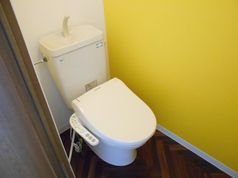 物件内観写真2　(温水洗浄便座)