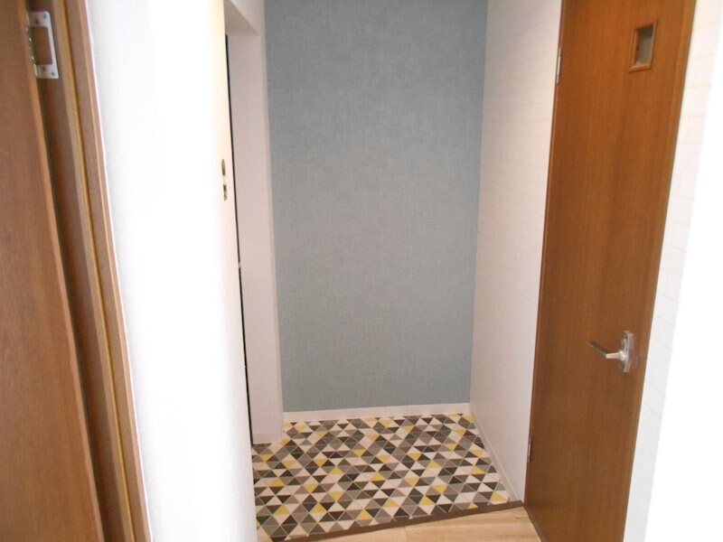 物件内観写真7　(玄関)