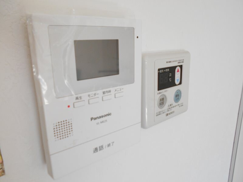 物件内観写真11　(TVモニターホン・給湯器)