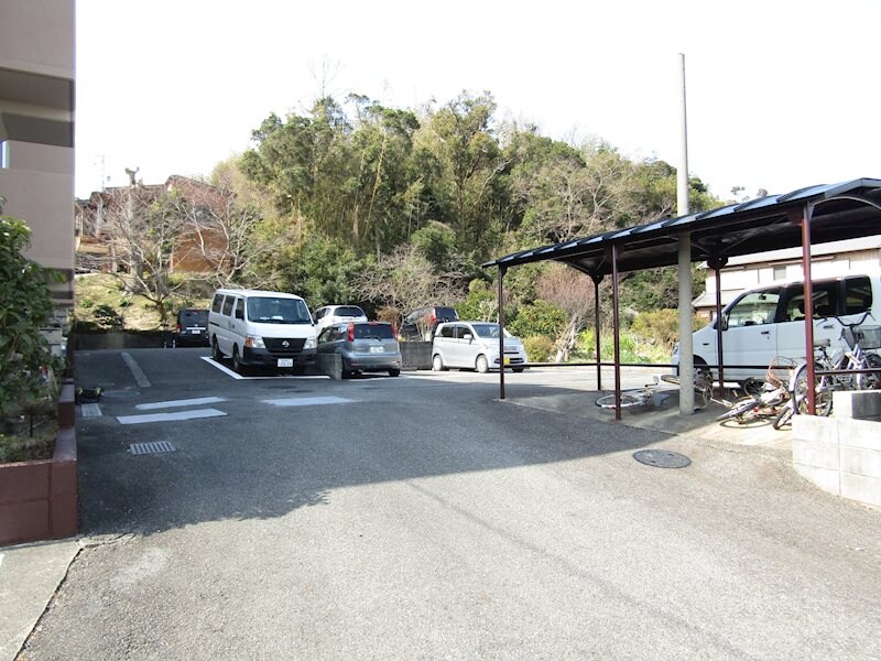 物件内観写真15　(駐車場)