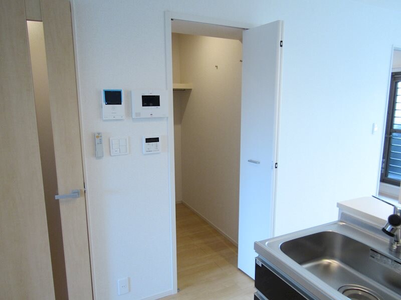 物件内観写真2　(クローゼット)