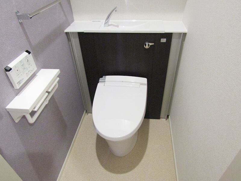 物件内観写真11　(温水洗浄便座)