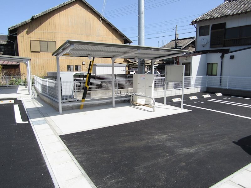 物件内観写真9　(駐輪場)