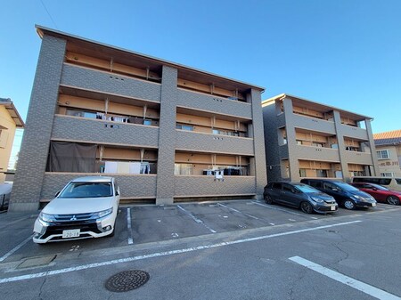 グロリアス外観写真