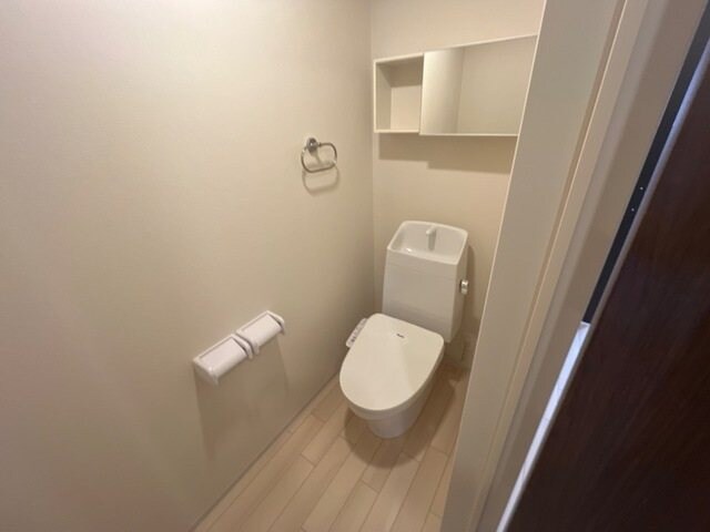 物件内観写真2　(温水洗浄便座)