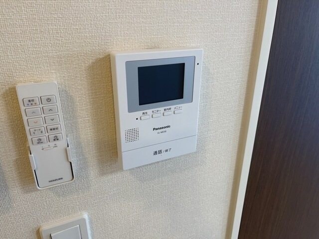 物件内観写真11　(モニターホン)