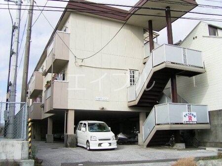 山地マンション外観写真