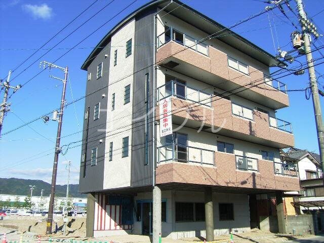 クローバー南川添の物件外観写真