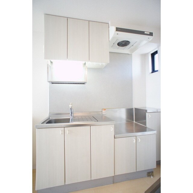 物件内観写真7　(充実のキッチンスペース)