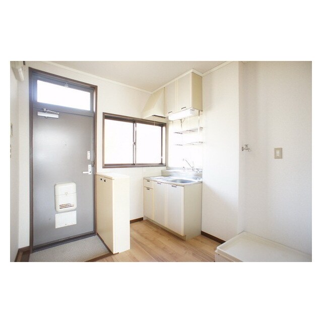 物件内観写真6　(無駄なく機能的なキッチン)