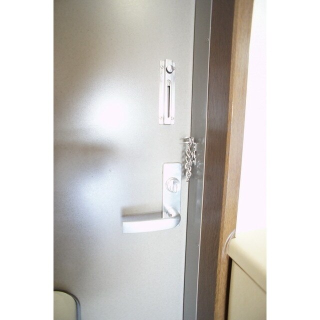 物件内観写真20　(二重で施錠が可能)