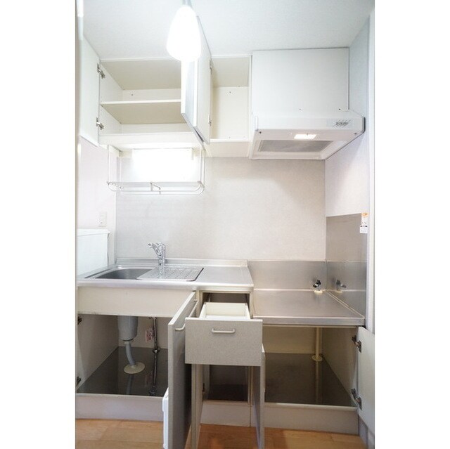 物件内観写真18　(食器や調理器具を効率良く収納で)