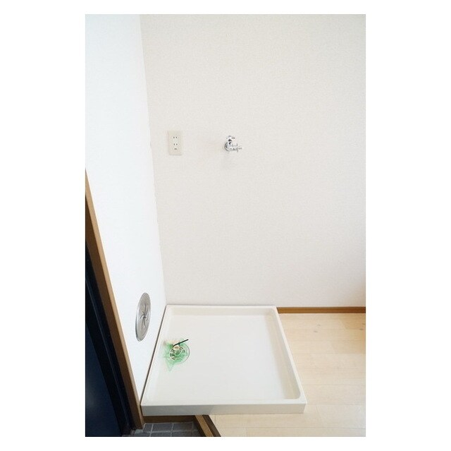 物件内観写真16　(防水板付きの洗濯機置き場になり)