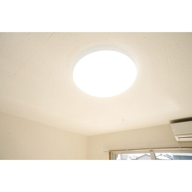 物件内観写真21　(居室照明もついています)