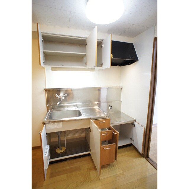 物件内観写真18　(食器や調理器具を効率よく収納出)