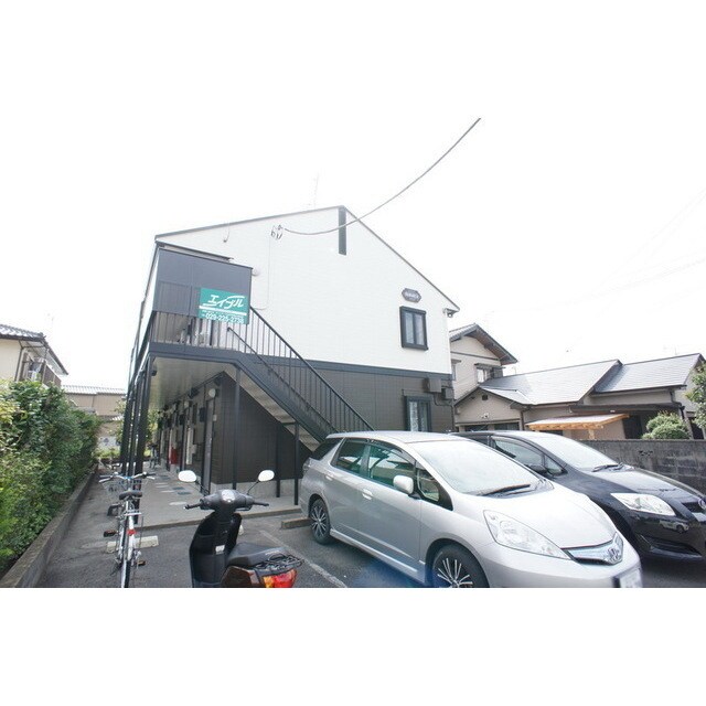 物件外観写真3　(閑静な住環境も魅力)