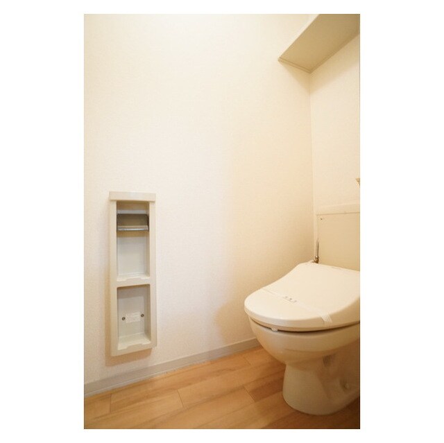 物件内観写真9　(気遣いを感じる棚やホルダー)