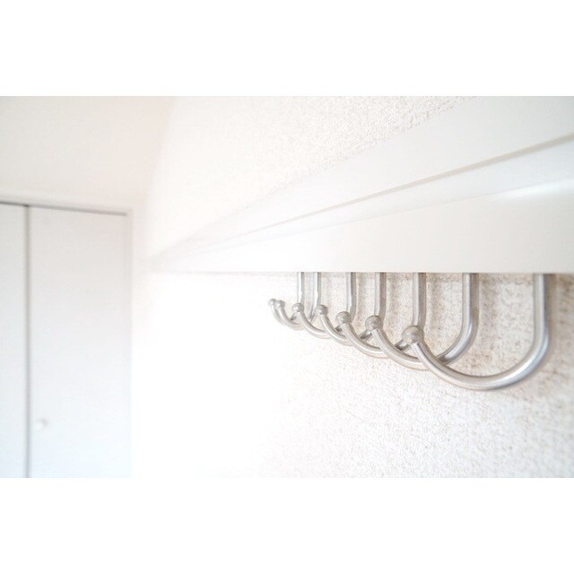 物件内観写真13　(好評のハンガーレールです)