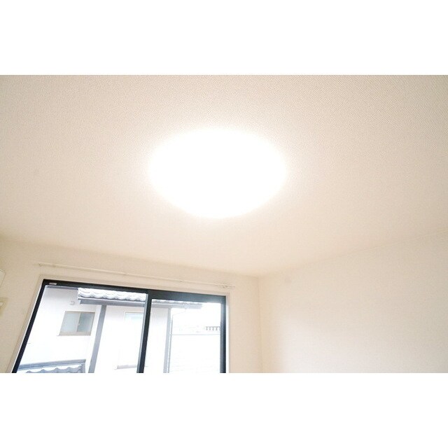 物件内観写真16　(ＬＥＤ照明もついています)