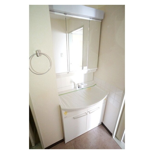 物件内観写真20　(ゆとりの洗面スペースで朝の身支)